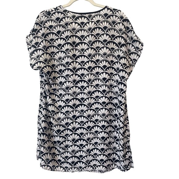 DR2 Blouse Size Large Short Sleeve Tunic Top Floral Scallop White Black Bohemian - Picture 2 of 7